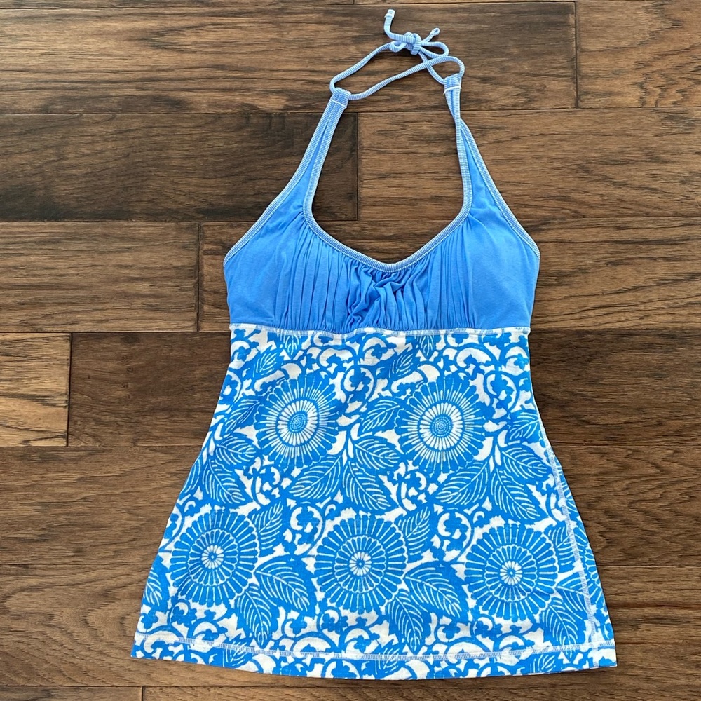 Sz 6 Lululemon Blue/Laceoflage Namaste Halter Tank
